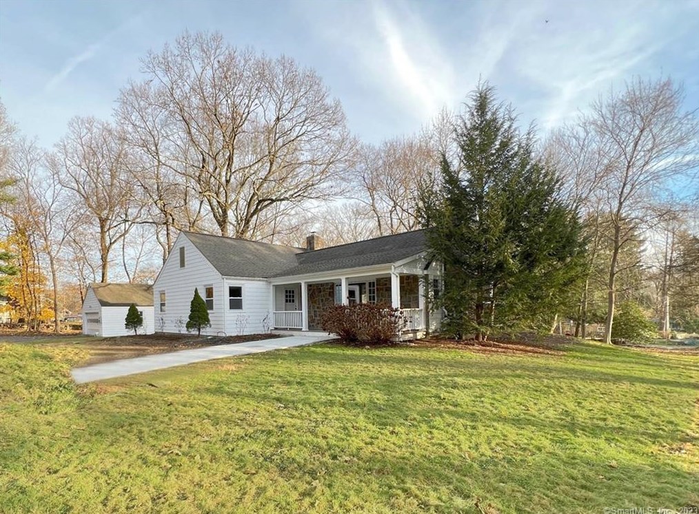 69 Dogwood Ln, Stamford, CT 06903