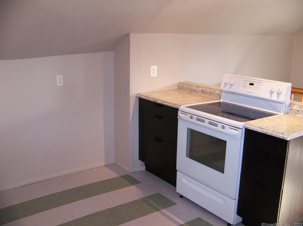 105 Brooklyn St #fl4, Vernon, CT 06066