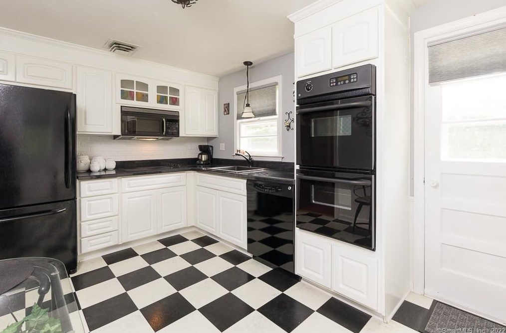 101 Grove Rd, North Haven, CT 06473