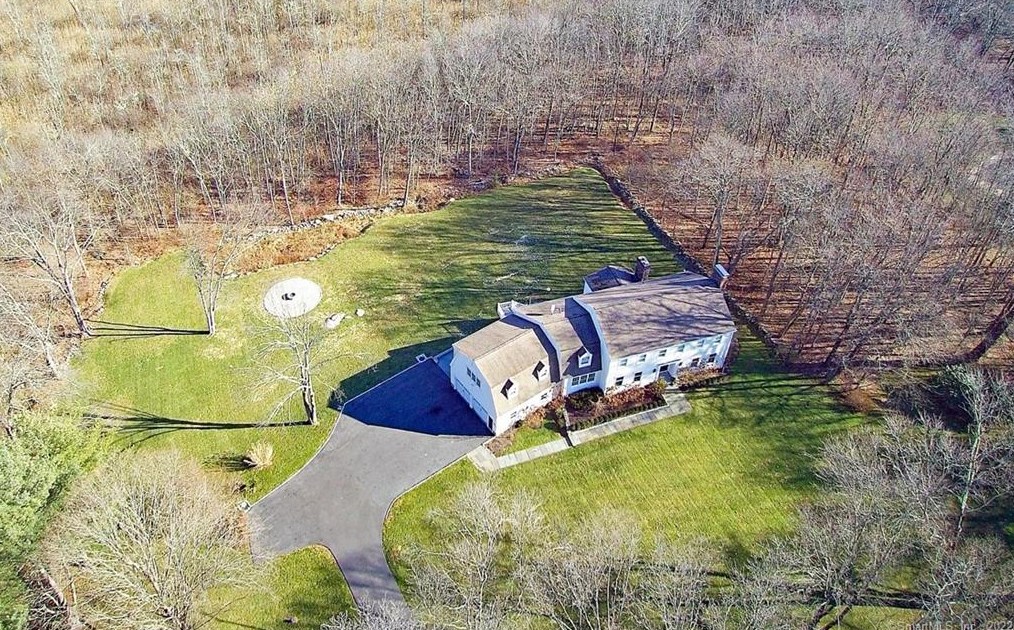 94 Spectacle Ln, Ridgefield, CT 06877