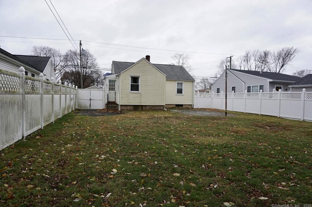 78 Arcadia Ave, Plainville, CT 06062
