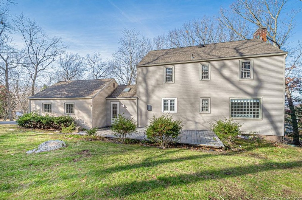 218 Strickland St, Glastonbury, CT 06033