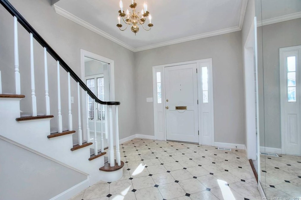 51 Bank St, New Canaan, CT 06840