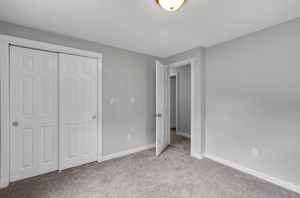 5 Laurel Dr, Stafford CT  06076-1631 exterior