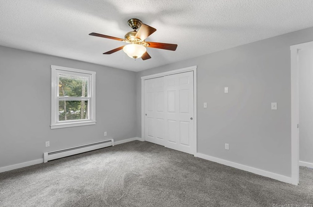 5 Laurel Dr, Stafford CT  06076-1631 exterior