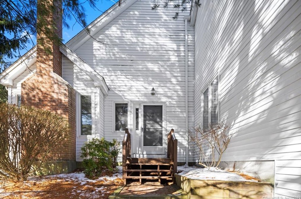 29 Eastbrook Hts Apt D, North Windham, CT