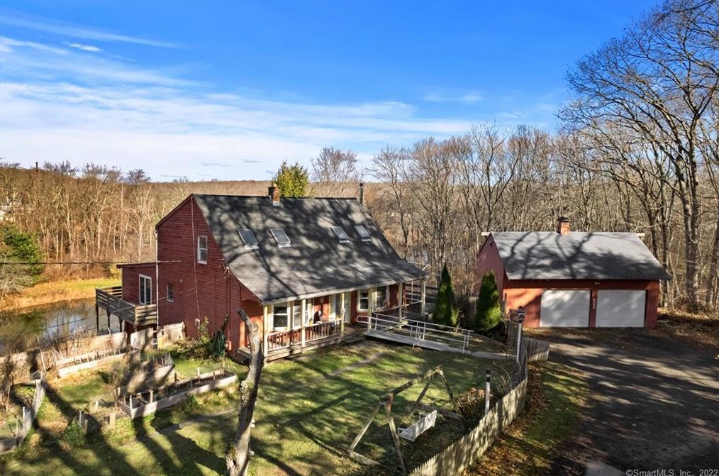109 Dohm Ave, Guilford, CT 06437-2122