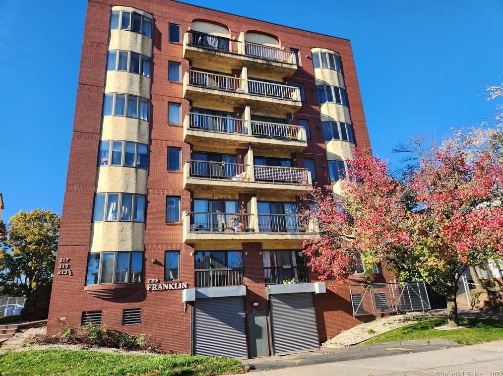 213 Franklin Ave #402, Hartford, CT 06114