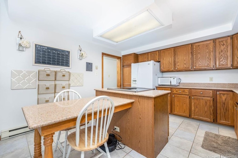 920 Noank Ledyard Rd, Mystic CT  06355-1319 exterior