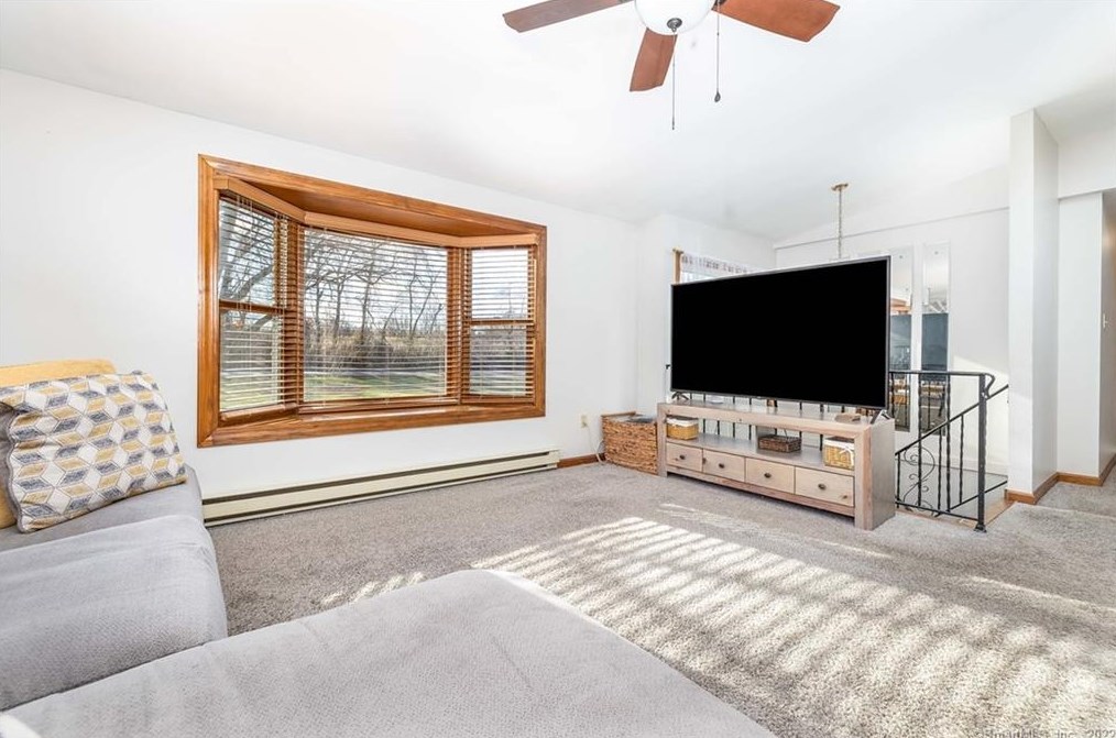 920 Noank Ledyard Rd, Mystic CT  06355-1319 exterior