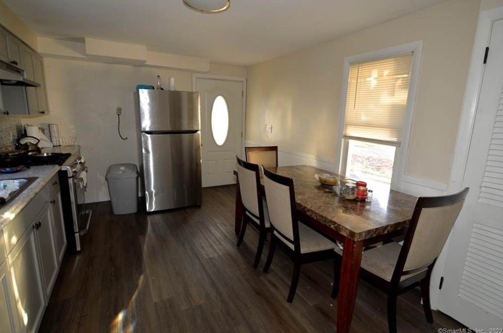 92 Cutlery Ave, Meriden CT  06451-5114 exterior