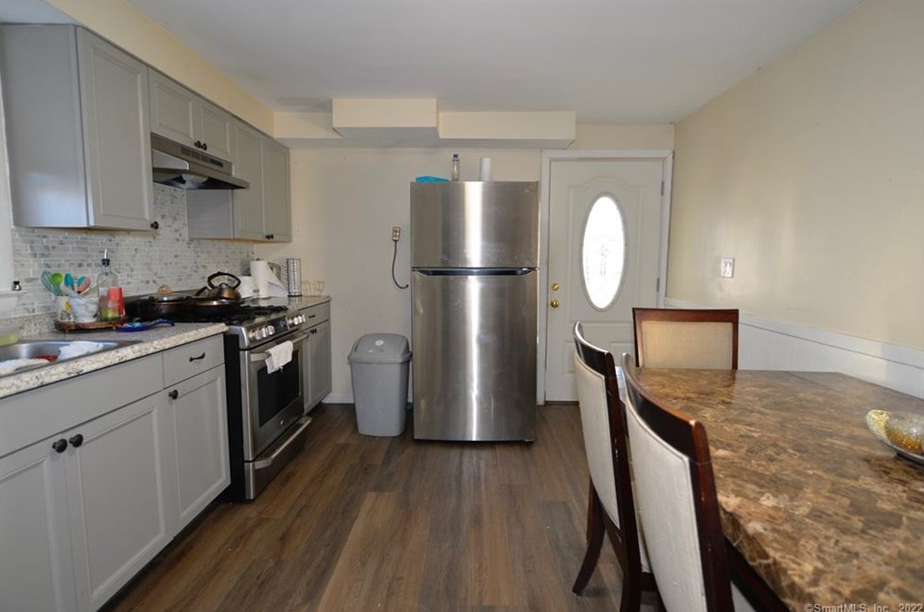 92 Cutlery Ave, Meriden CT  06451-5114 exterior