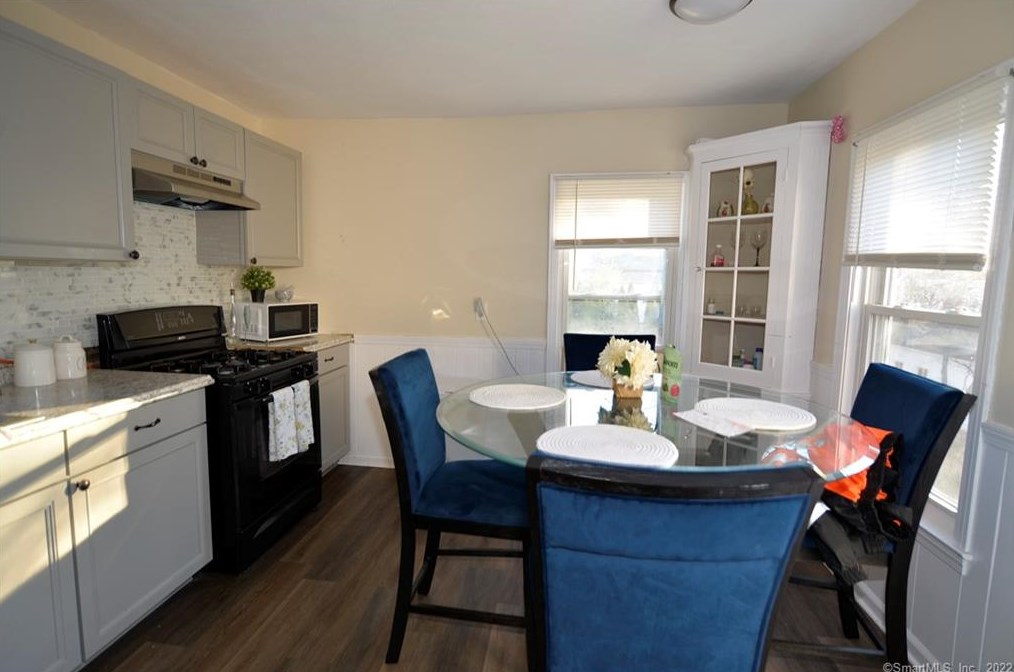 92 Cutlery Ave, Meriden CT  06451-5114 exterior