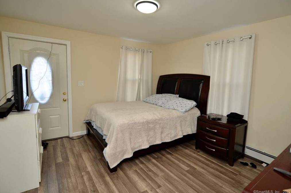 92 Cutlery Ave, Meriden CT  06451-5114 exterior