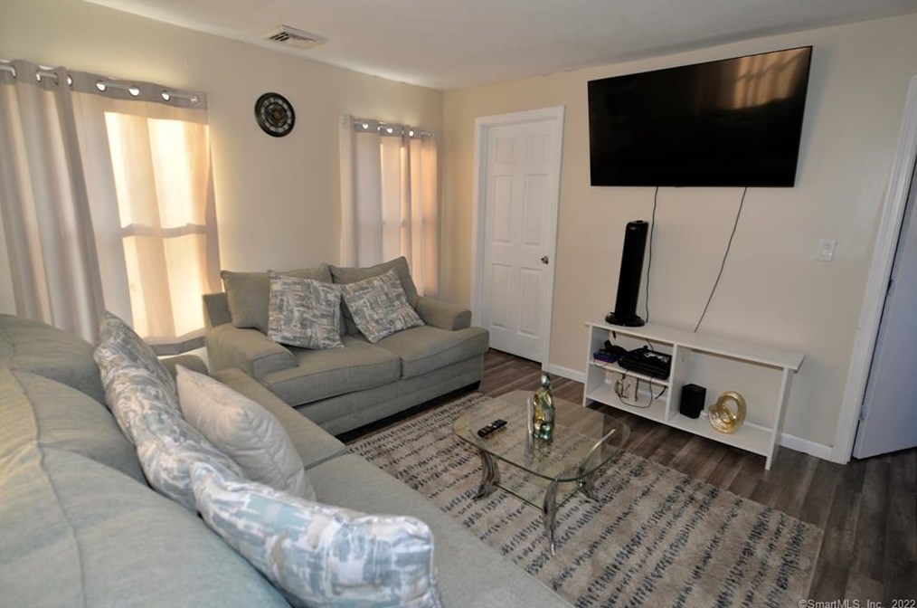 92 Cutlery Ave, Meriden CT  06451-5114 exterior