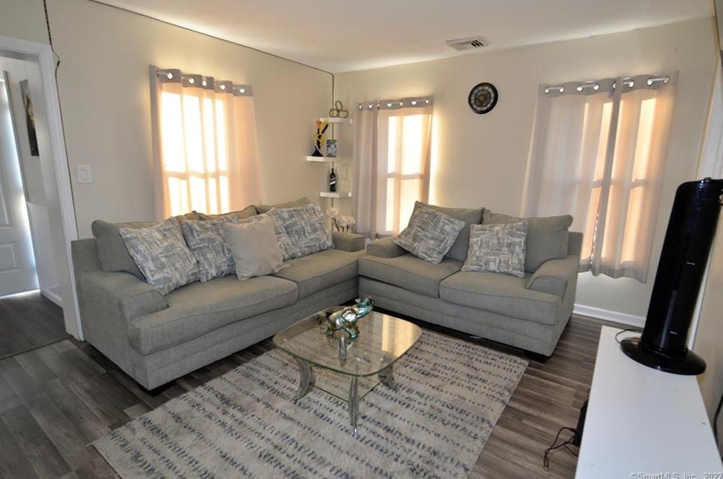 92 Cutlery Ave, Meriden CT  06451-5114 exterior