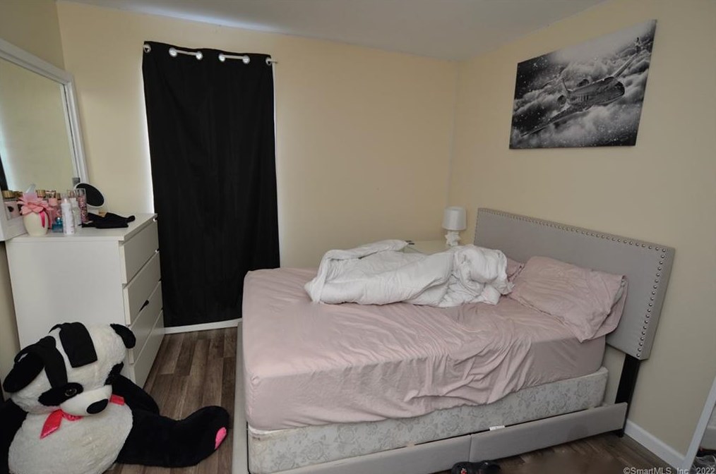 92 Cutlery Ave, Meriden CT  06451-5114 exterior