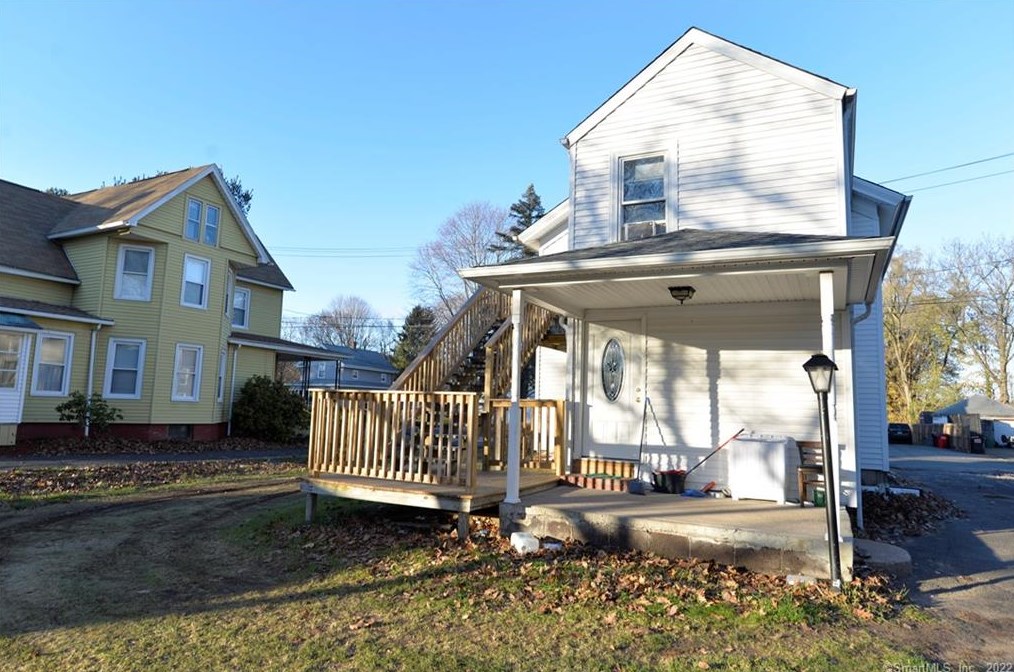 92 Cutlery Ave, Meriden CT  06451-5114 exterior
