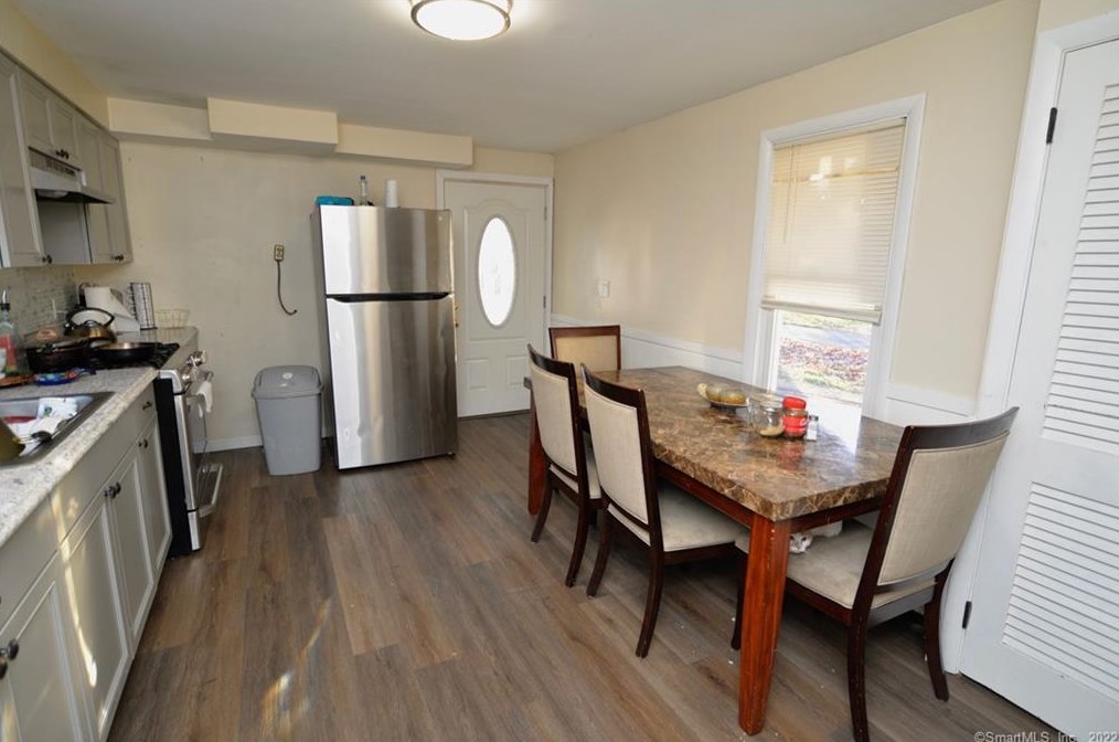 92 Cutlery Ave, Meriden CT  06451-5114 exterior