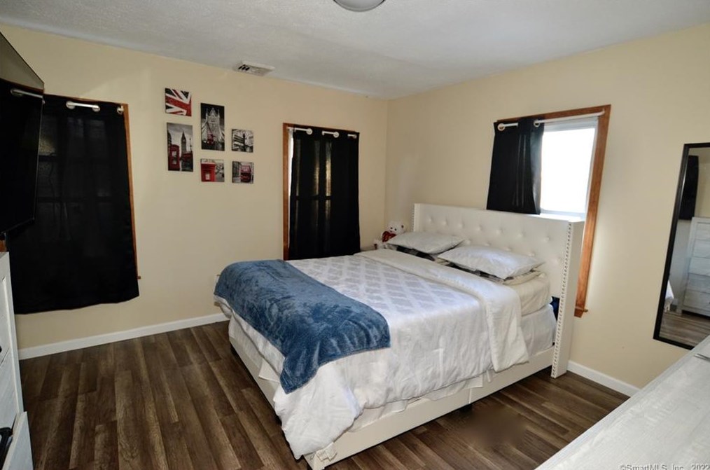 92 Cutlery Ave, Meriden CT  06451-5114 exterior
