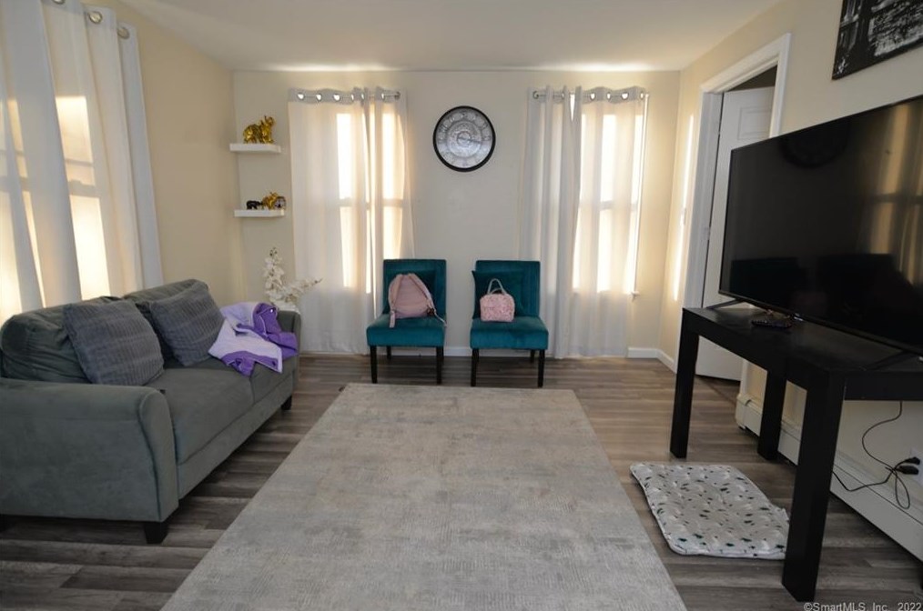 92 Cutlery Ave, Meriden CT  06451-5114 exterior