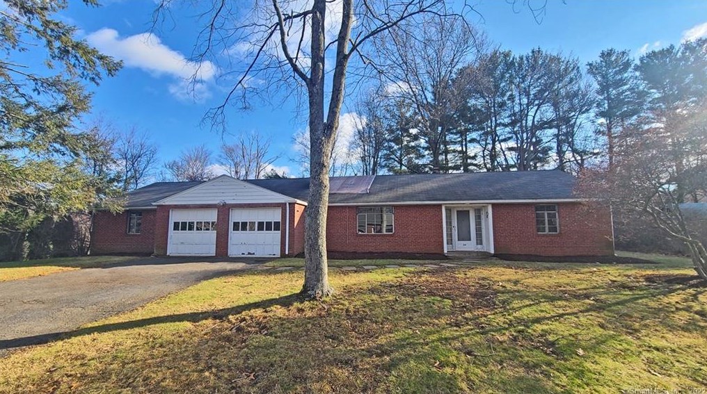 24 Hickory Ln, Farmington, CT 06032