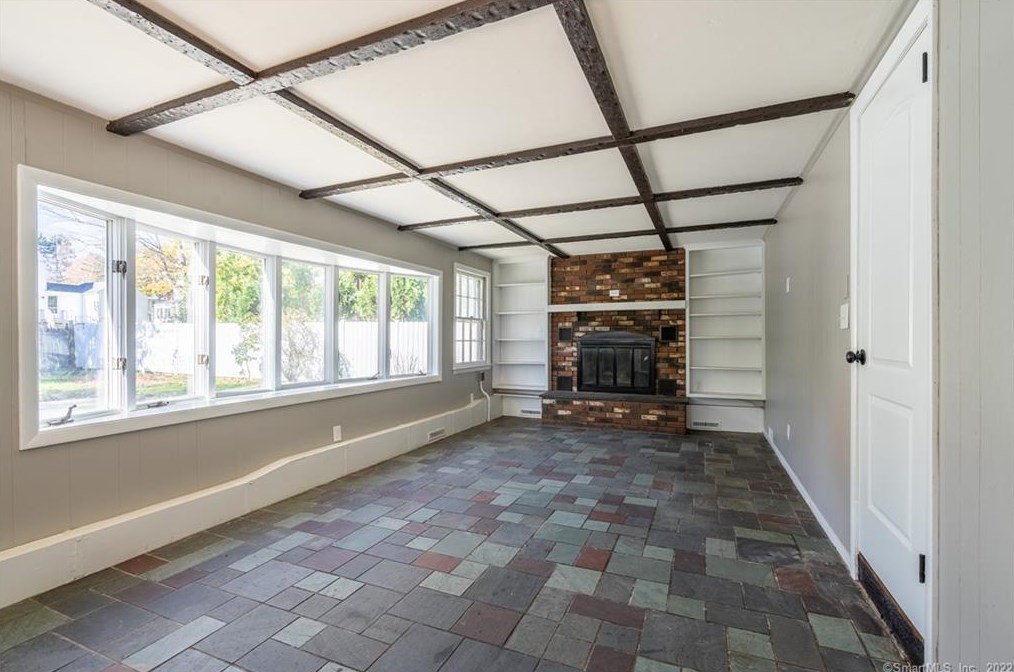 3 Valley Crest Dr, Hartford CT  06110-1654 exterior