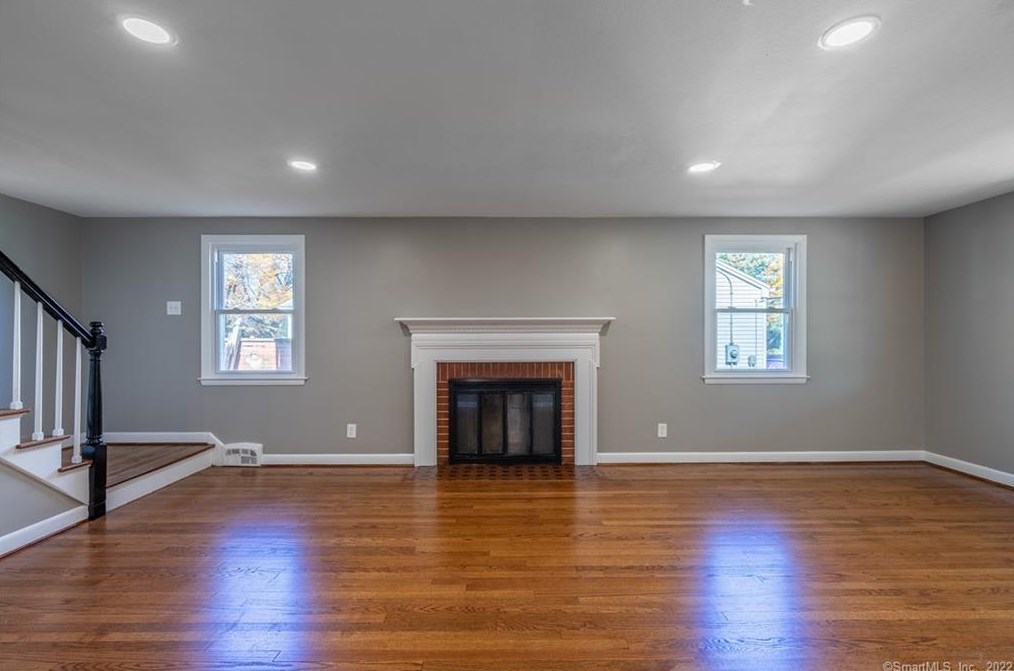 3 Valley Crest Dr, Hartford CT  06110-1654 exterior