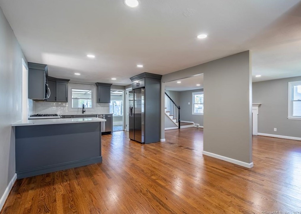 3 Valley Crest Dr, Hartford CT  06110-1654 exterior