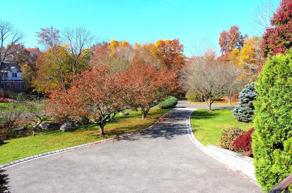 69 Angus Rd N, Greenwich, CT 06831