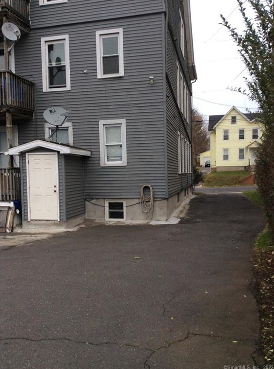 146 Fairview St, New Britain, CT 06051