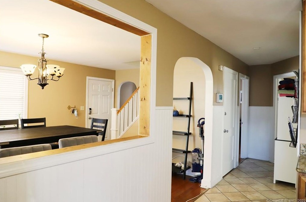 255 Hollister St, Stratford CT  06615-6208 exterior