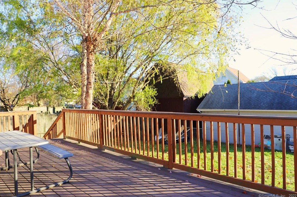 255 Hollister St, Stratford CT  06615-6208 exterior