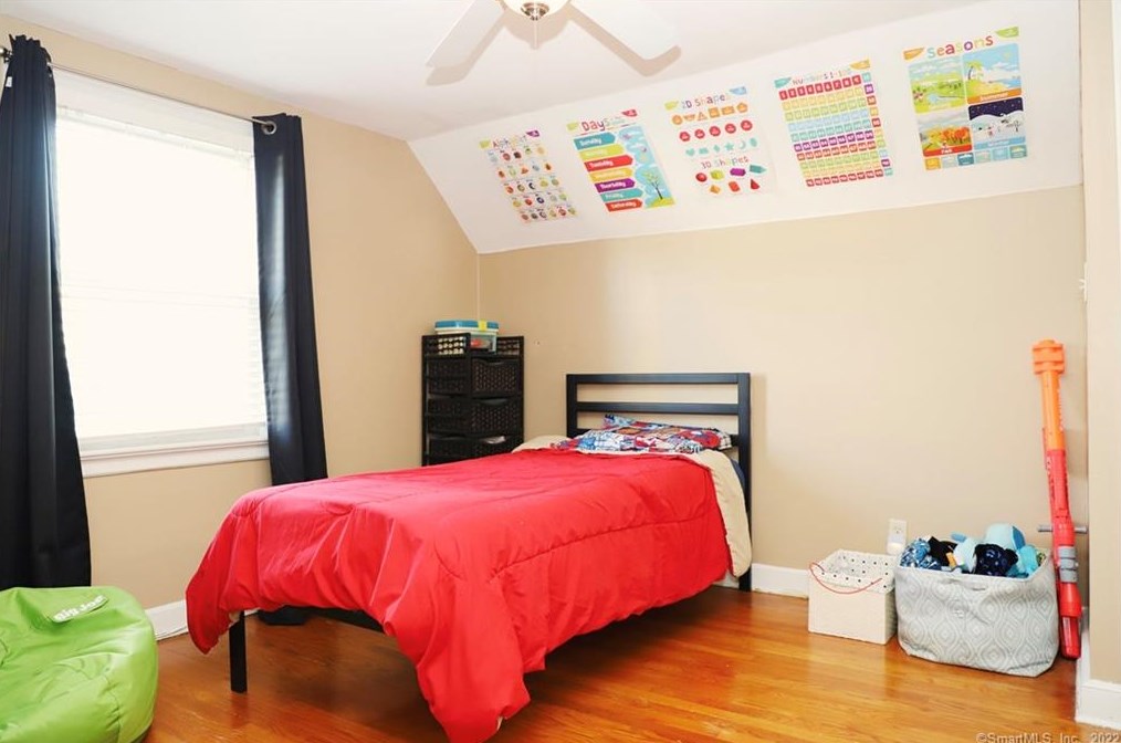 255 Hollister St, Stratford CT  06615-6208 exterior