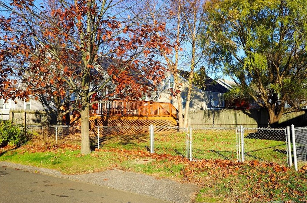 255 Hollister St, Stratford CT  06615-6208 exterior