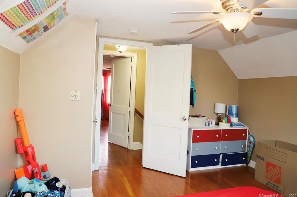 255 Hollister St, Stratford CT  06615-6208 exterior