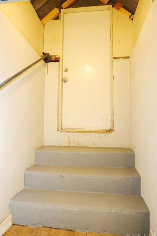 255 Hollister St, Stratford CT  06615-6208 exterior