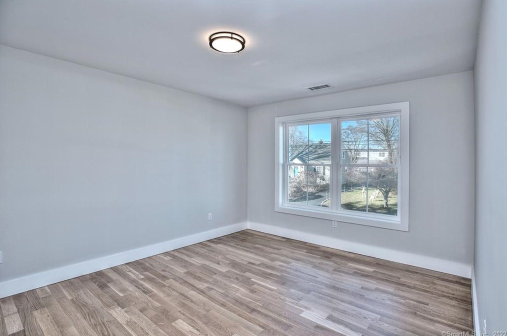 123 Judd St, Fairfield CT  06824-3513 exterior