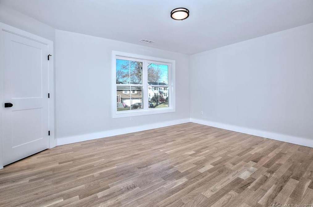 123 Judd St, Fairfield CT  06824-3513 exterior