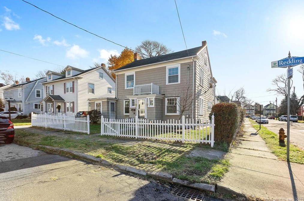63 Redding Pl, Bridgeport, CT 06604