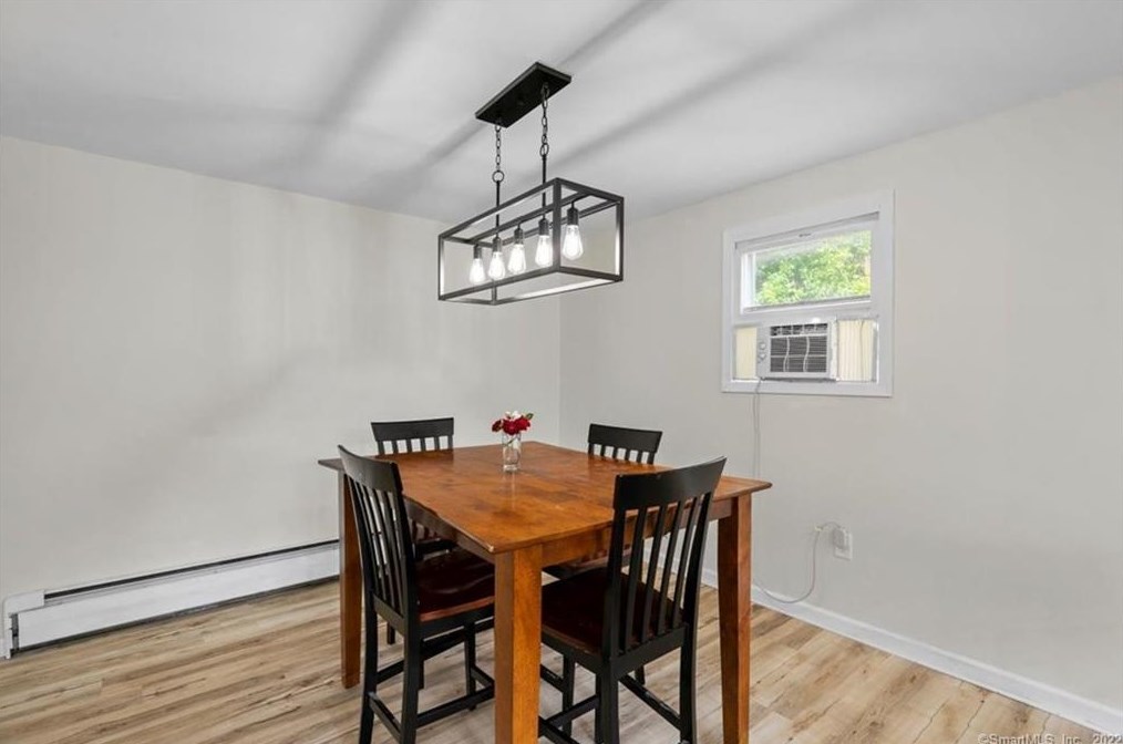 64 Parkview St, Meriden CT  06451-5235 exterior