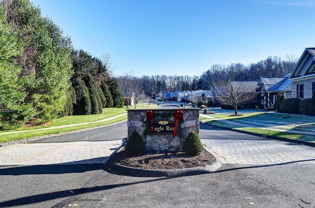 62 Eagle Run #62, Wapping, CT 06074