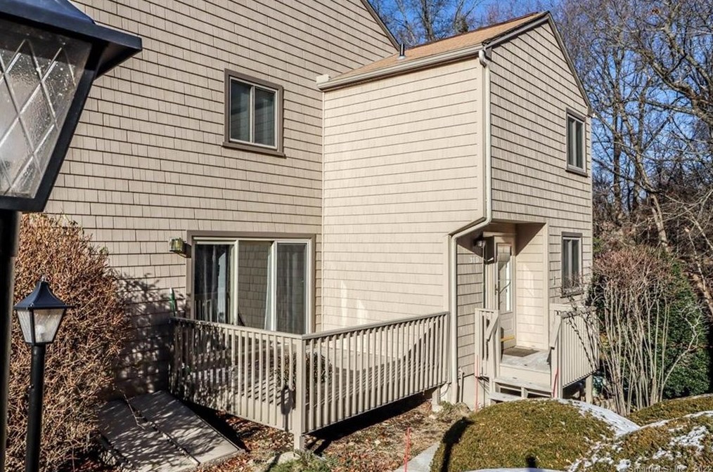 31 Happy Hollow Cir #d, Stratford, CT 06614