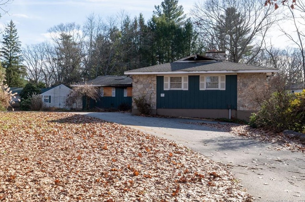 81 Highland Rd, North Windham, CT 06250-1504