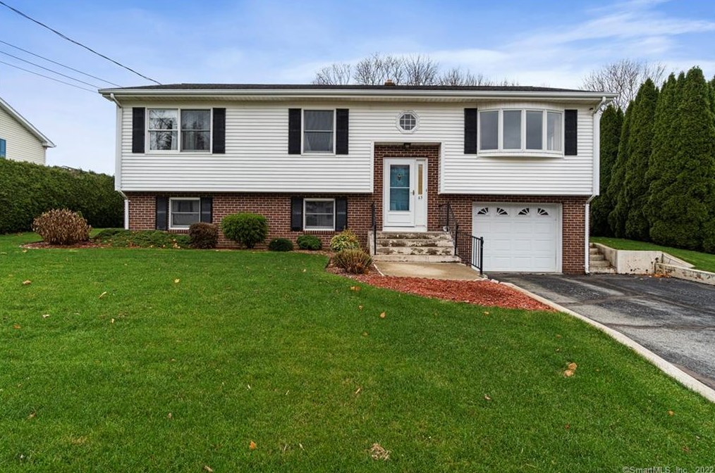 63 Johl Dr, Groton, CT 06340