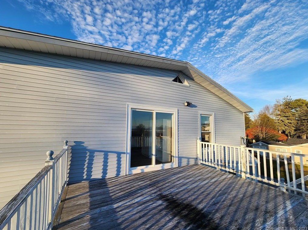 14 Ridgewood Ave #2, Waterford, CT 06385