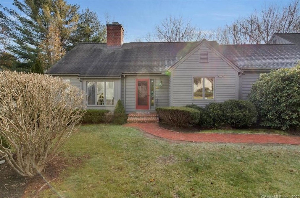 189 Redstone Hill Rd #12, Bristol, CT 06010