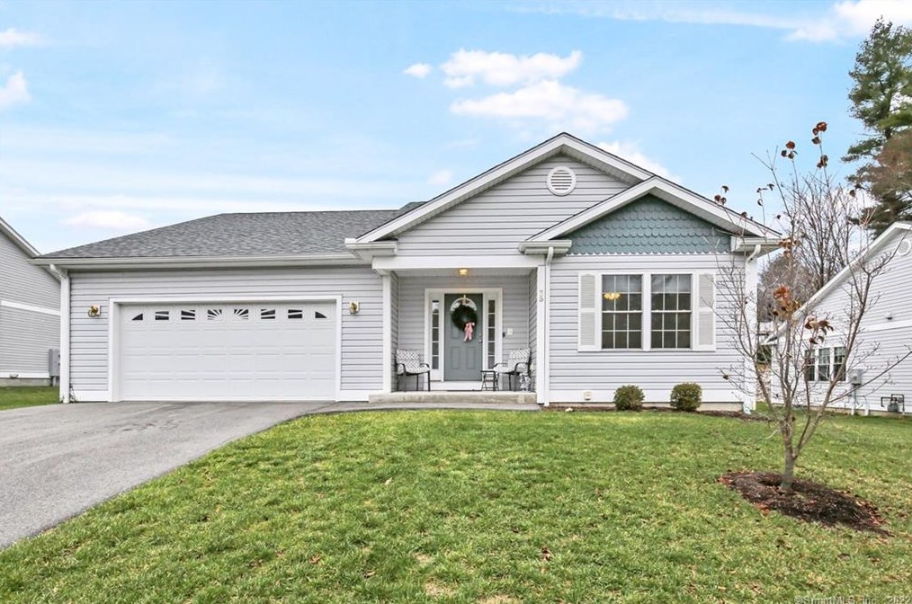 297 Sabin St #35, Putnam, CT 06260