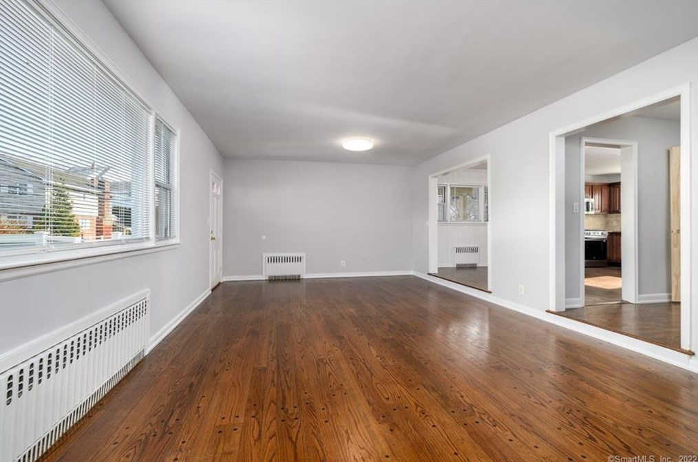 3 Sayles St, Cos Cob CT  06807-2142 exterior