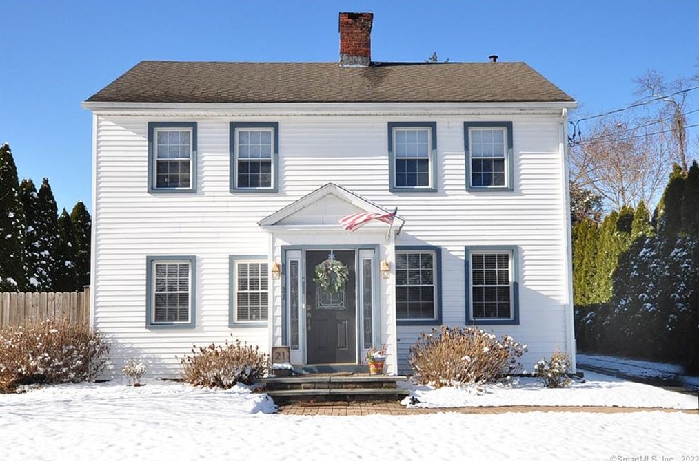 21 Pleasant St, Cromwell CT  06416-2323 exterior